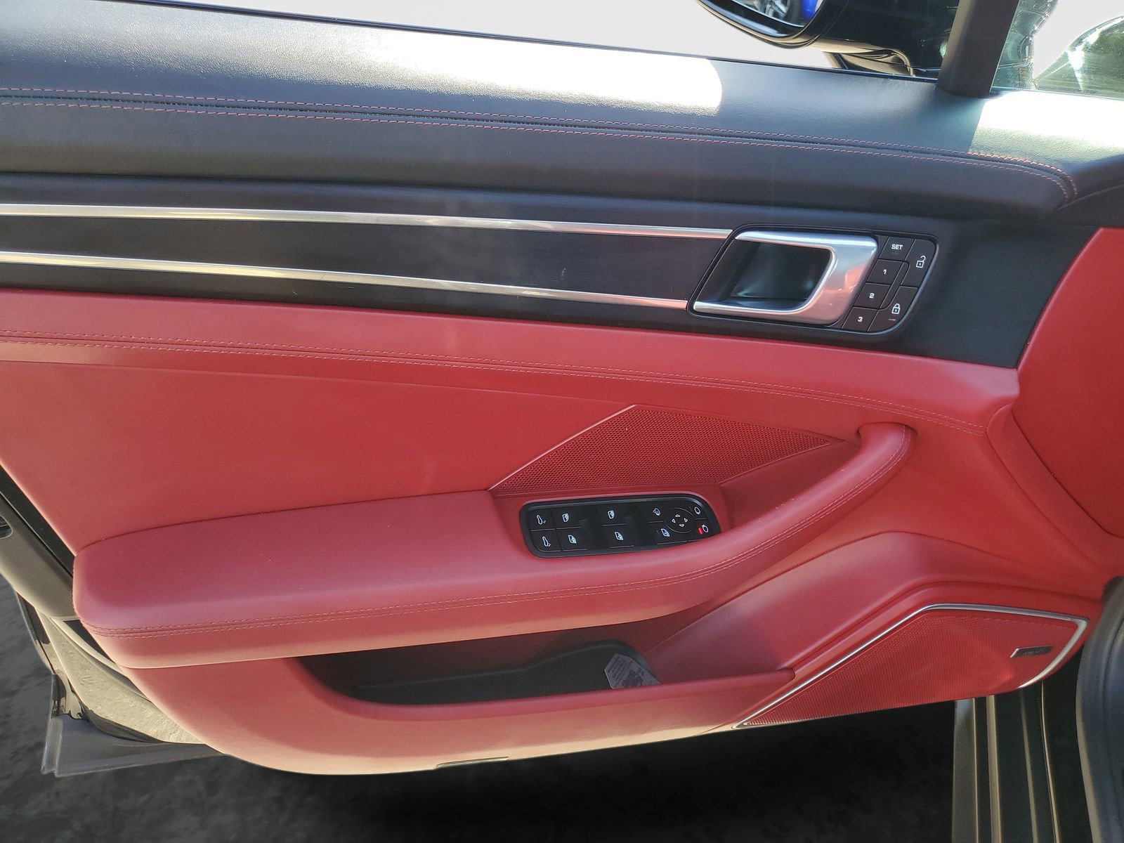 Used 2023 Porsche Panamera Platinum Edition image 19