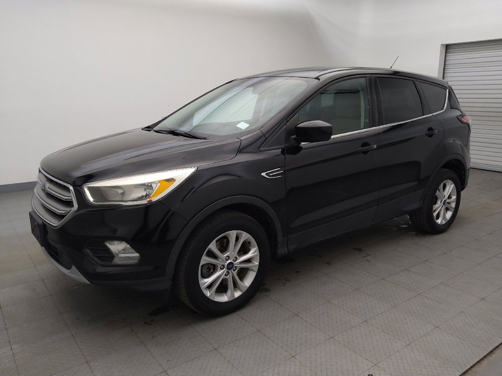 Used 2017 Ford Escape SE image 2