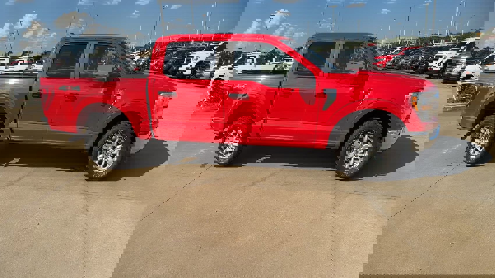 Used 2022 Ford F150 XLT image 2