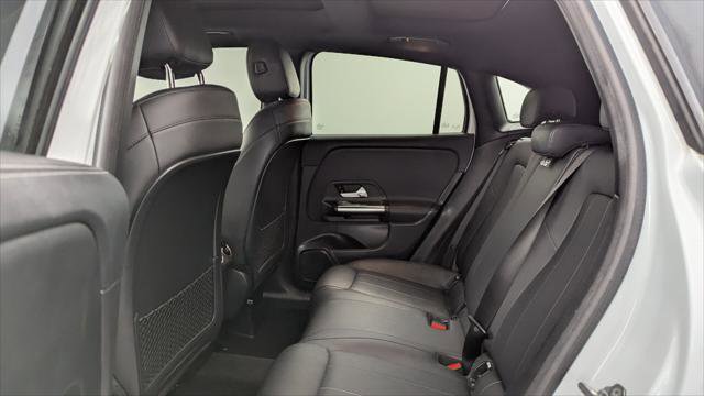 Used 2021 Mercedes-Benz GLA 250 4MATIC w/ Premium Package image 17
