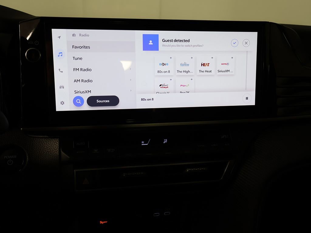 Used 2025 Toyota Camry SE FWD image 41