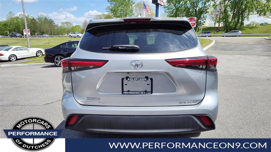 Used 2020 Toyota Highlander XLE AWD/4WD image 4