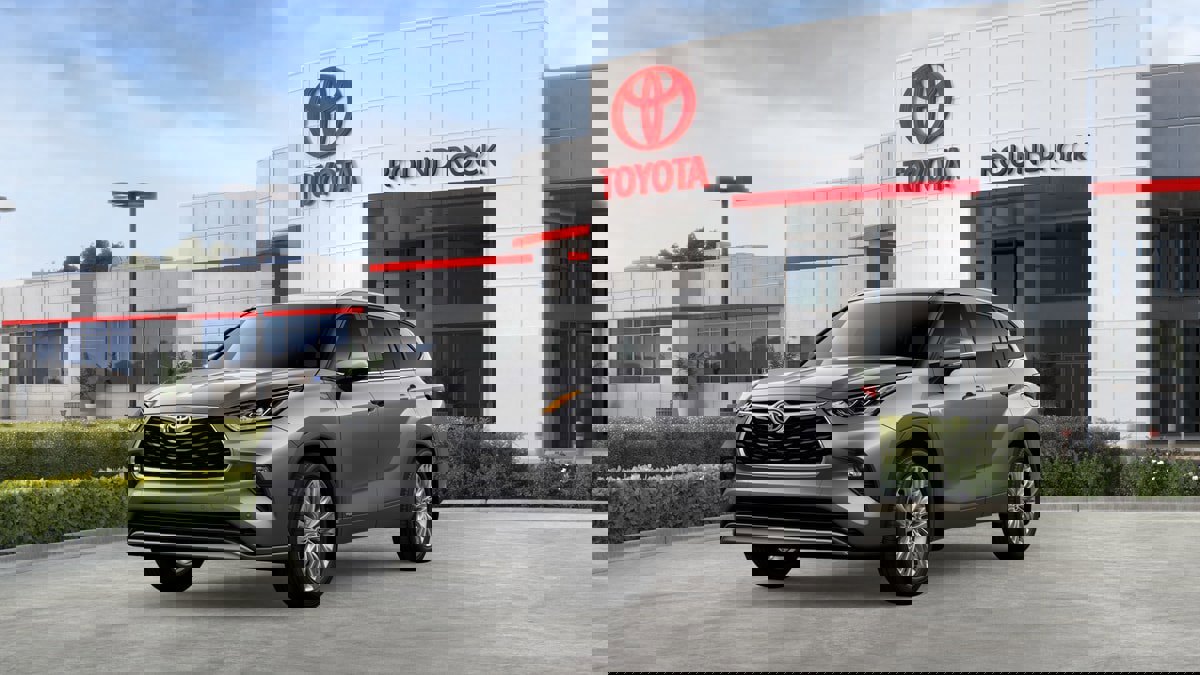 New 2026 Toyota Highlander Platinum image 1