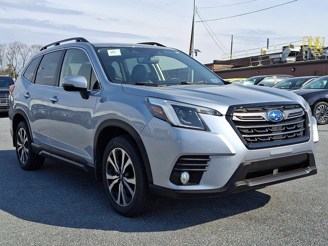 Used 2023 Subaru Forester Limited image 3