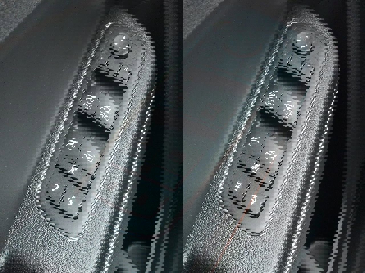 Used 2016 Chrysler 300 Limited w/ Driver Convenience Group image 21