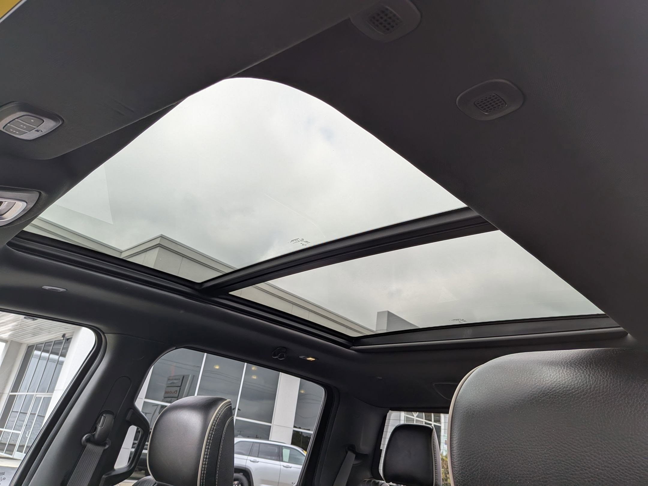 Used 2023 RAM 1500 Limited w/ Trailer Tow Group image 15