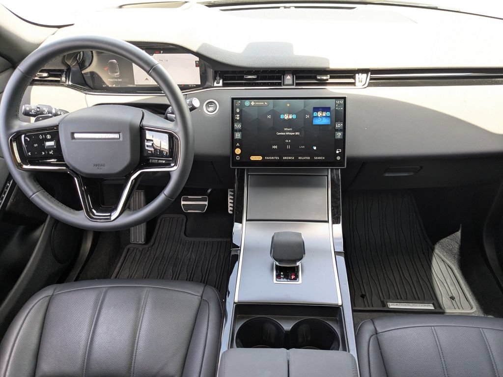 Used 2025 Land Rover Range Rover Evoque Dynamic SE AWD/4WD image 17
