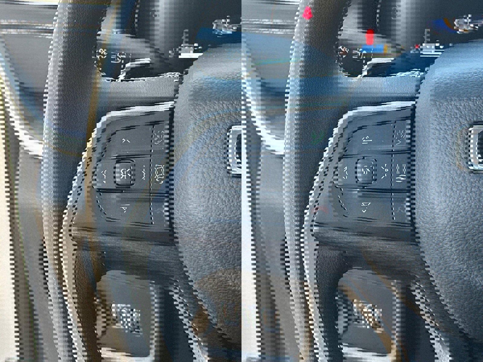 Used 2023 Jeep Grand Cherokee Limited image 28