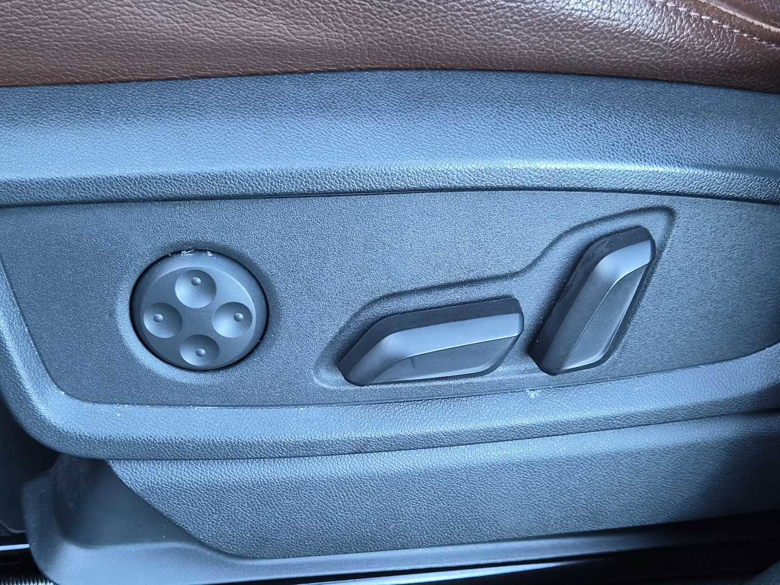 Used 2019 Audi Q5 2.0T Premium Plus w/ Premium Plus Package image 16