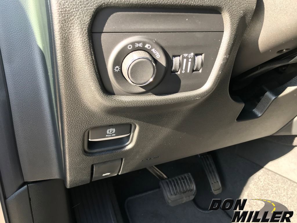 New 2025 Jeep Grand Cherokee L Altitude image 14