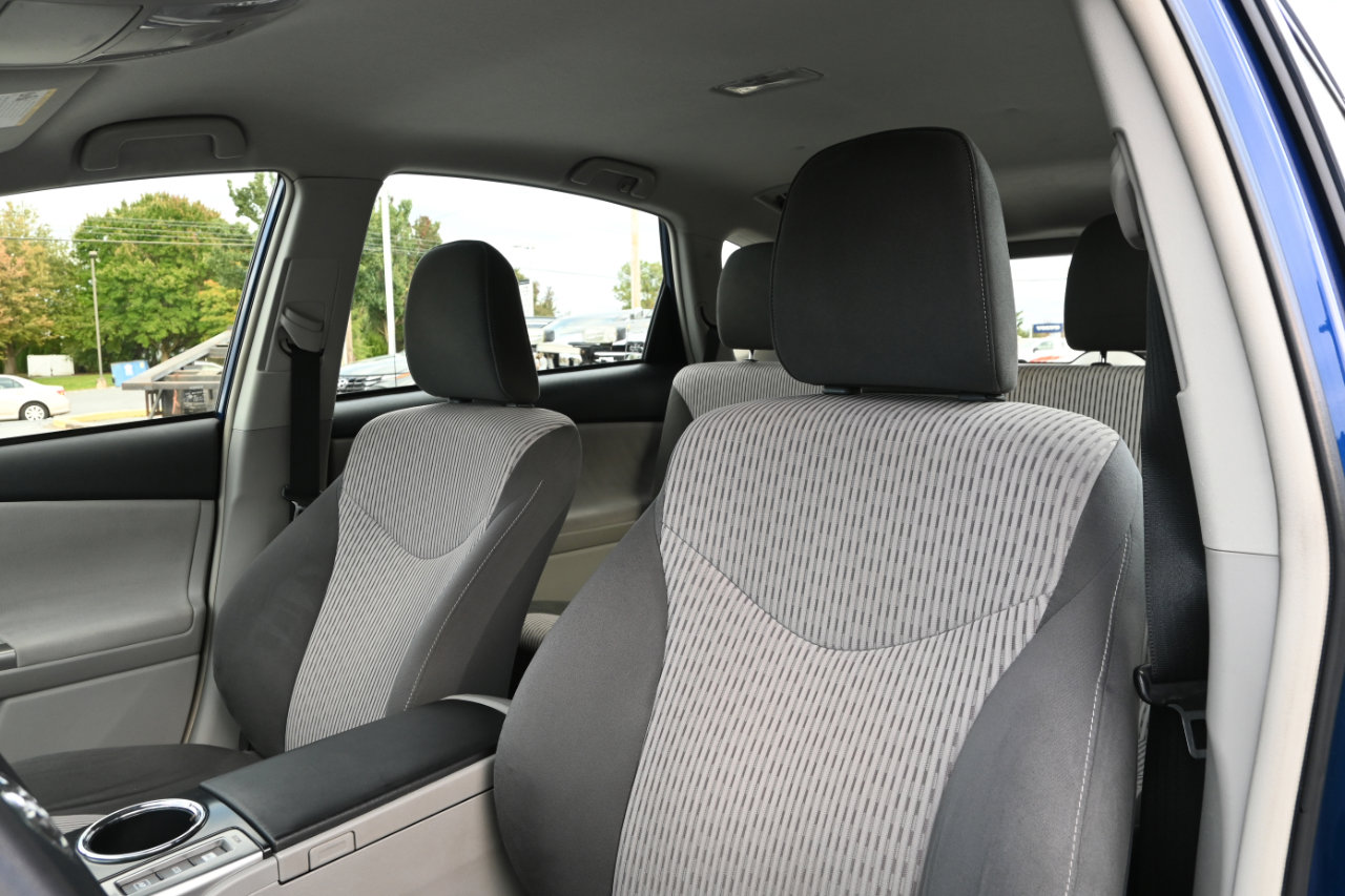 Used 2017 Toyota Prius V Three image 15