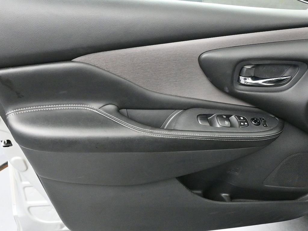 Used 2023 Nissan Murano SV image 13