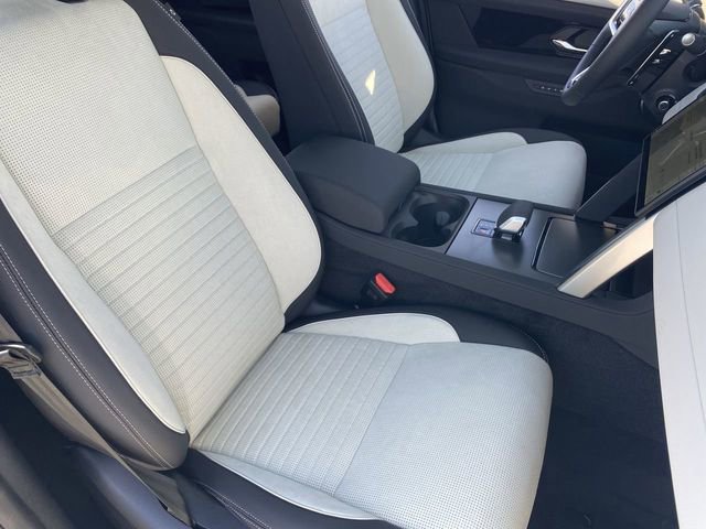 New 2025 Land Rover Discovery Sport S image 10