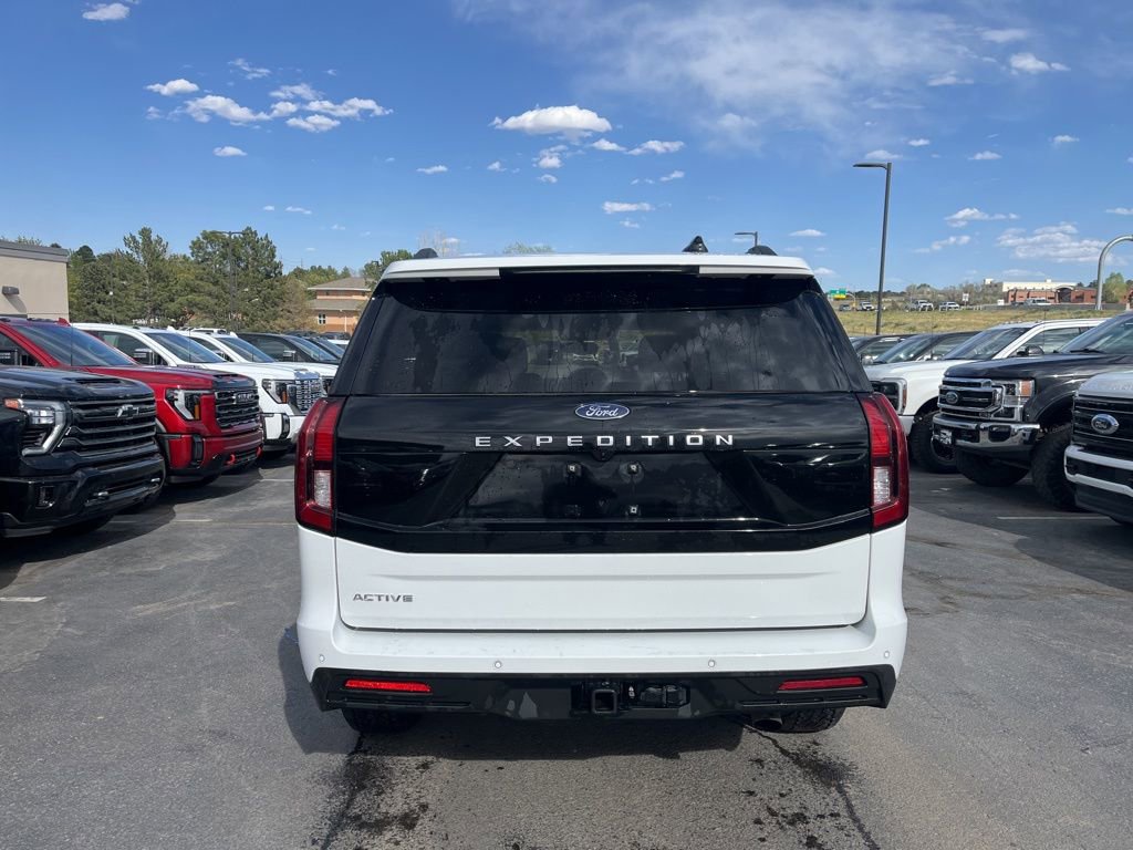 Used 2025 Ford Expedition Active AWD/4WD image 5