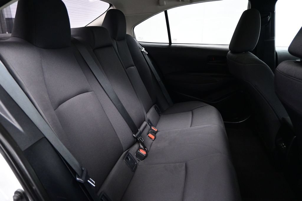 Used 2025 Toyota Corolla LE FWD image 34