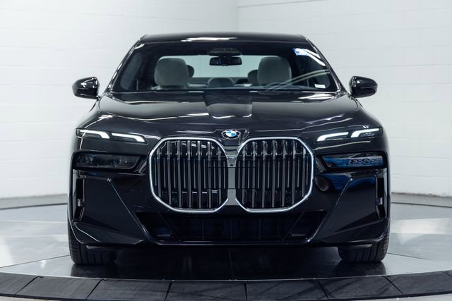 Certified 2023 BMW 760i xDrive AWD/4WD image 5