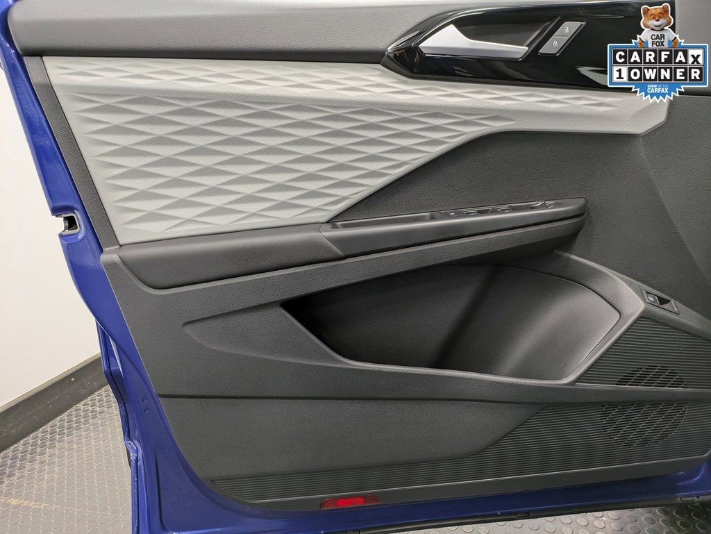 Used 2022 Volkswagen Taos S image 9