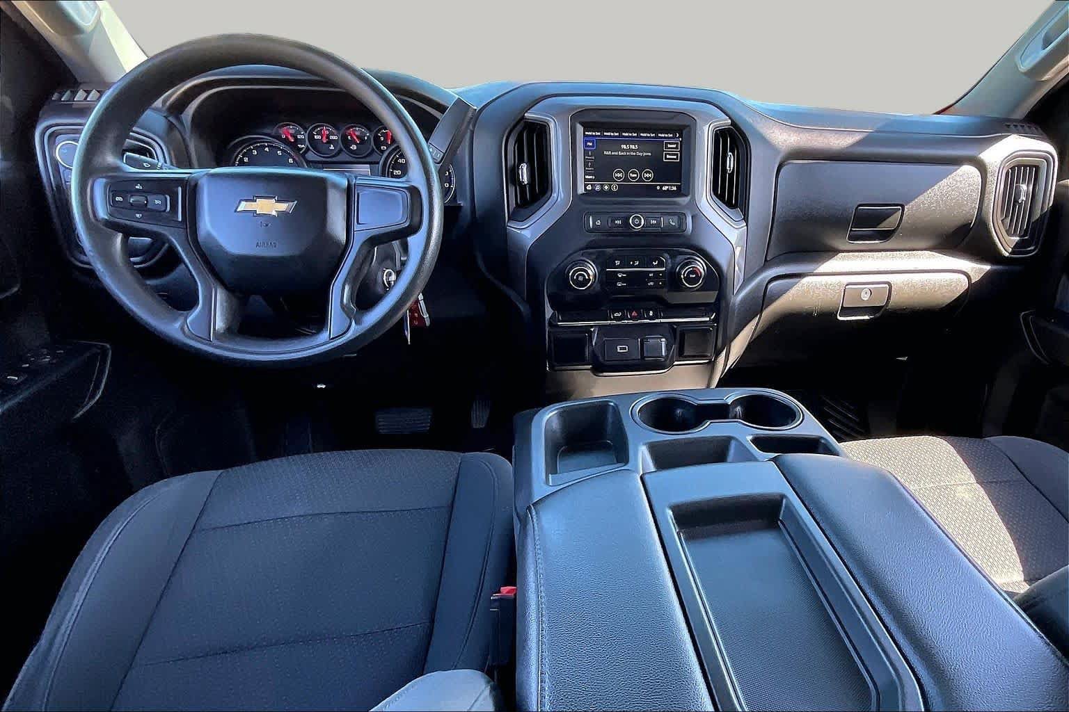 Used 2020 Chevrolet Silverado 1500 Custom w/ Custom Value Package AWD/4WD image 13