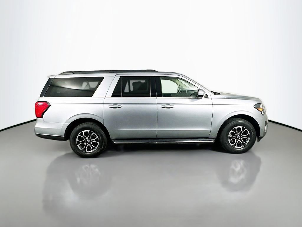 Used 2023 Ford Expedition Max XLT image 8