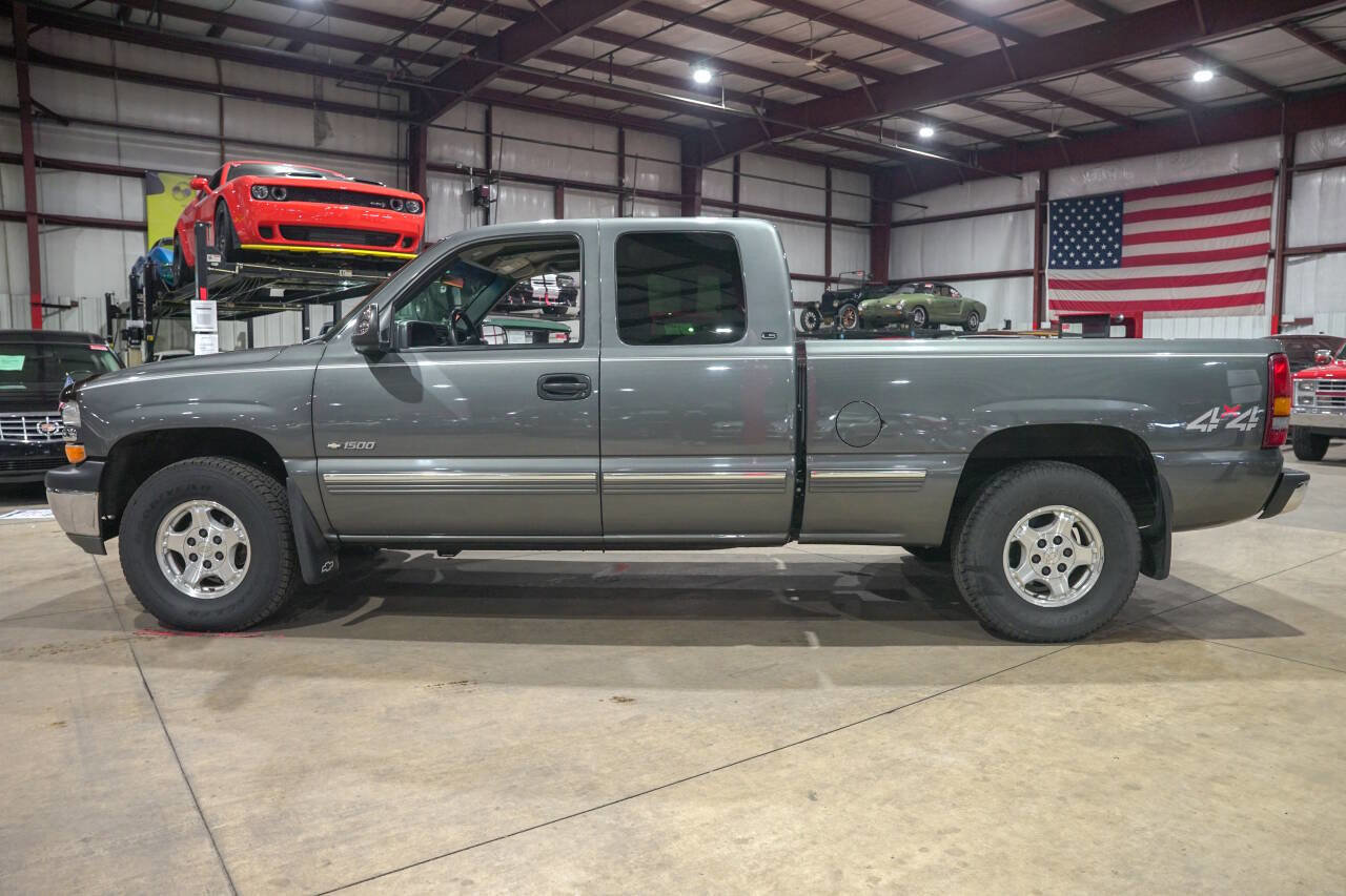 Used 1999 Chevrolet Silverado 1500 LS w/ Firm Ride Suspension Pkg AWD/4WD image 4