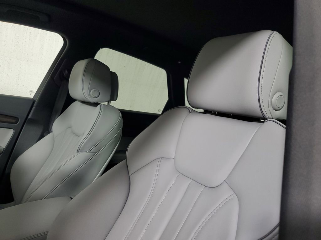 Used 2024 Audi Q5 e Premium Plus w/ Premium Plus Package image 22