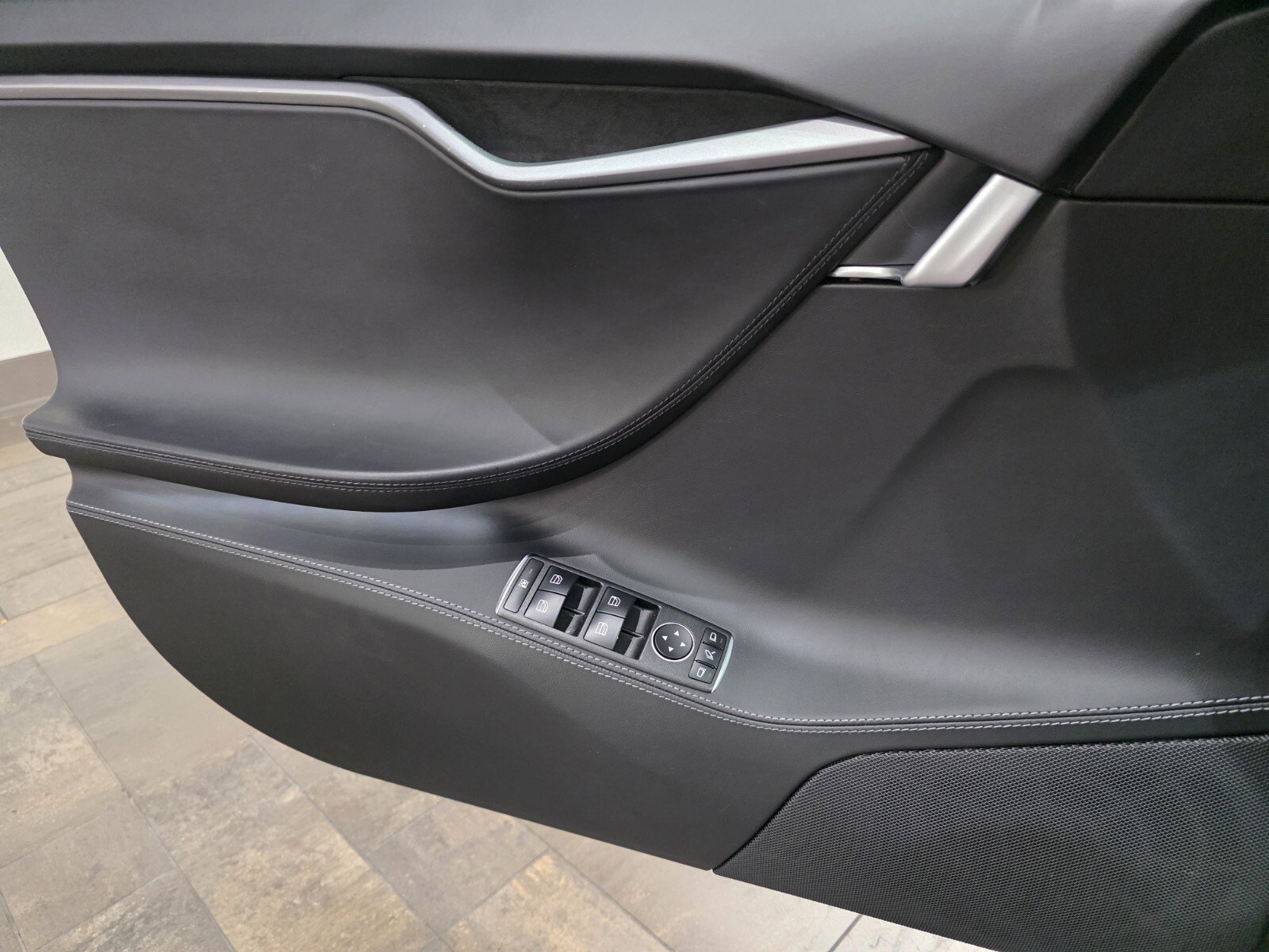 Used 2020 Tesla Model S Long Range Plus image 23