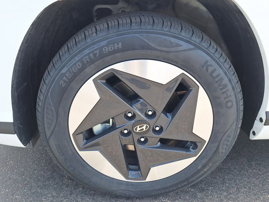 Certified 2024 Hyundai Kona SE image 31