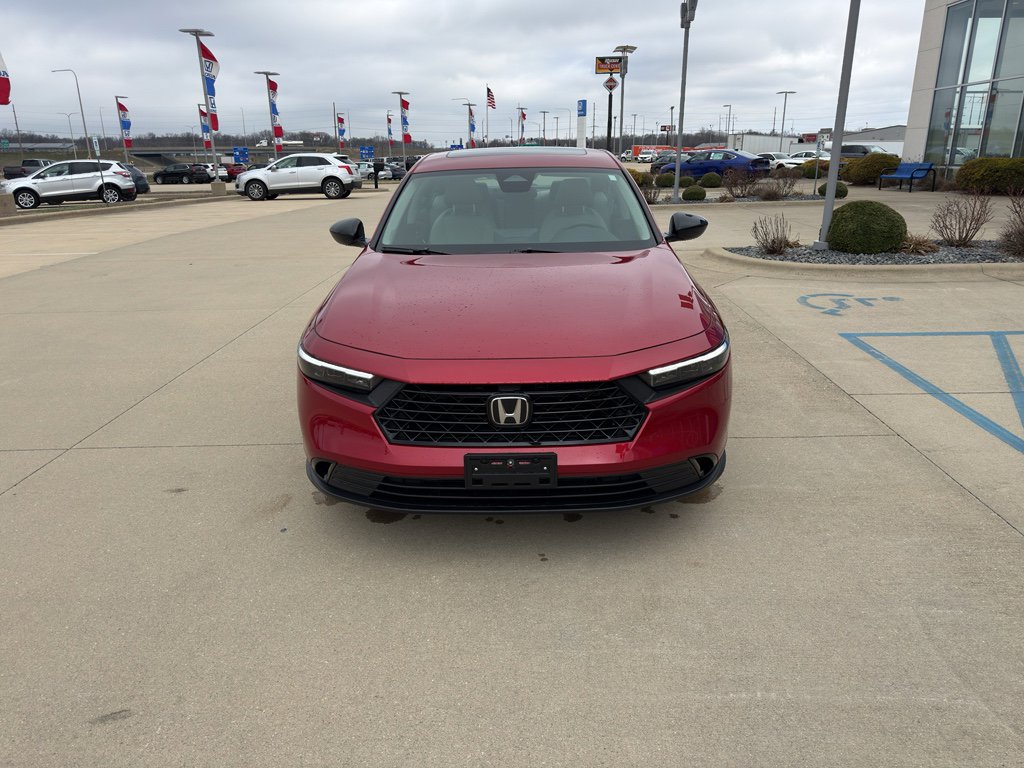 Used 2025 Honda Accord SE image 2