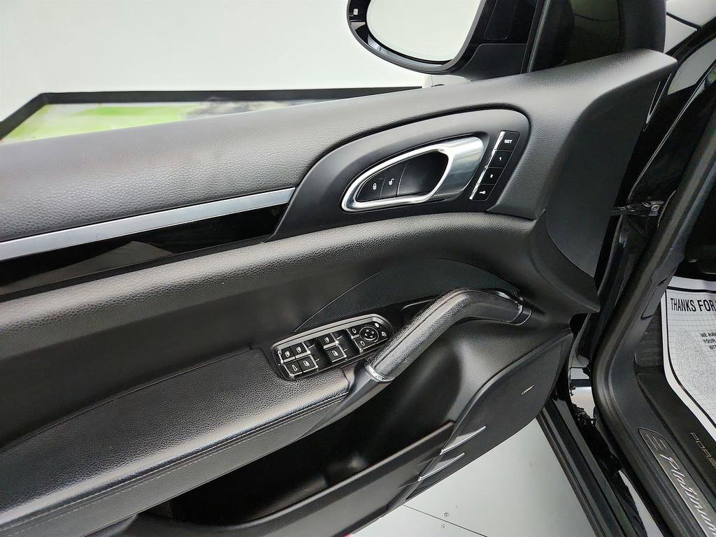 Used 2017 Porsche Cayenne Platinum Edition image 24