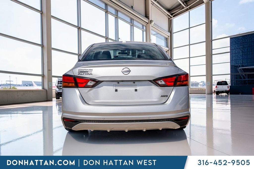 Used 2025 Nissan Altima 2.5 SV AWD/4WD image 29