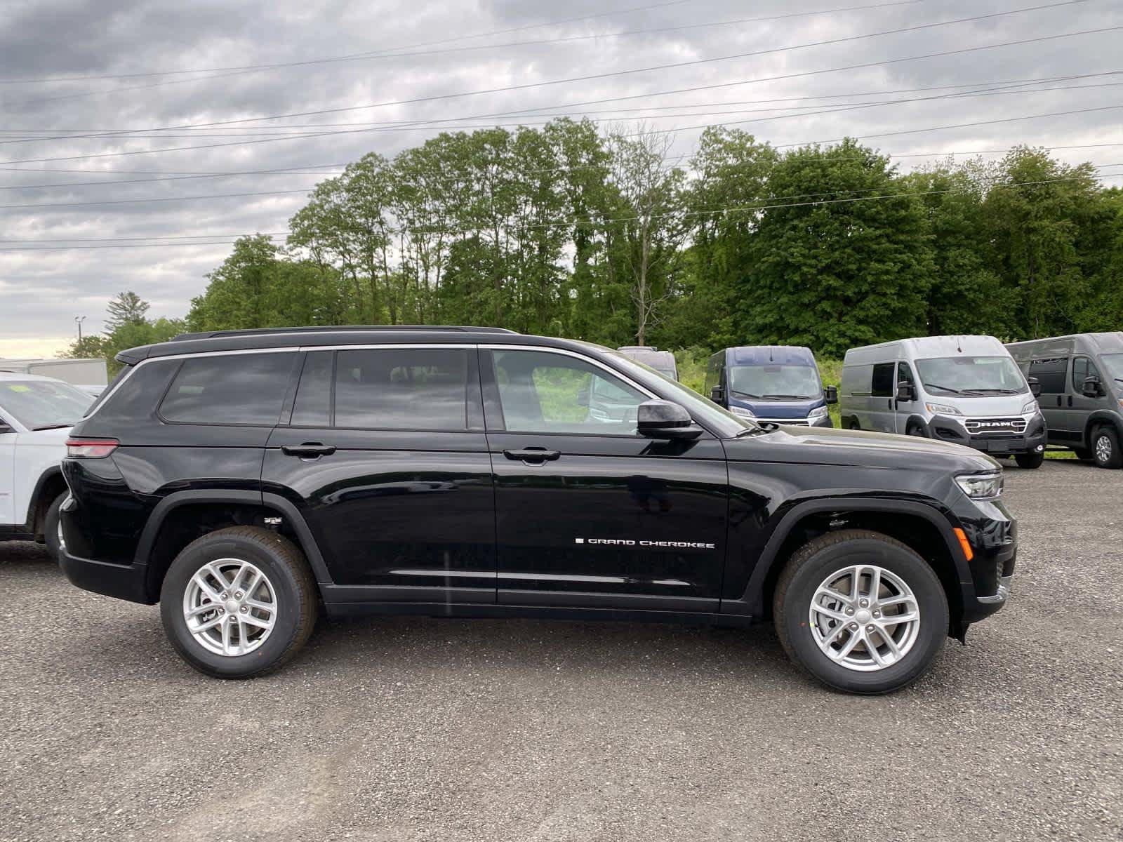 New 2026 Jeep Grand Cherokee L 4WD image 2