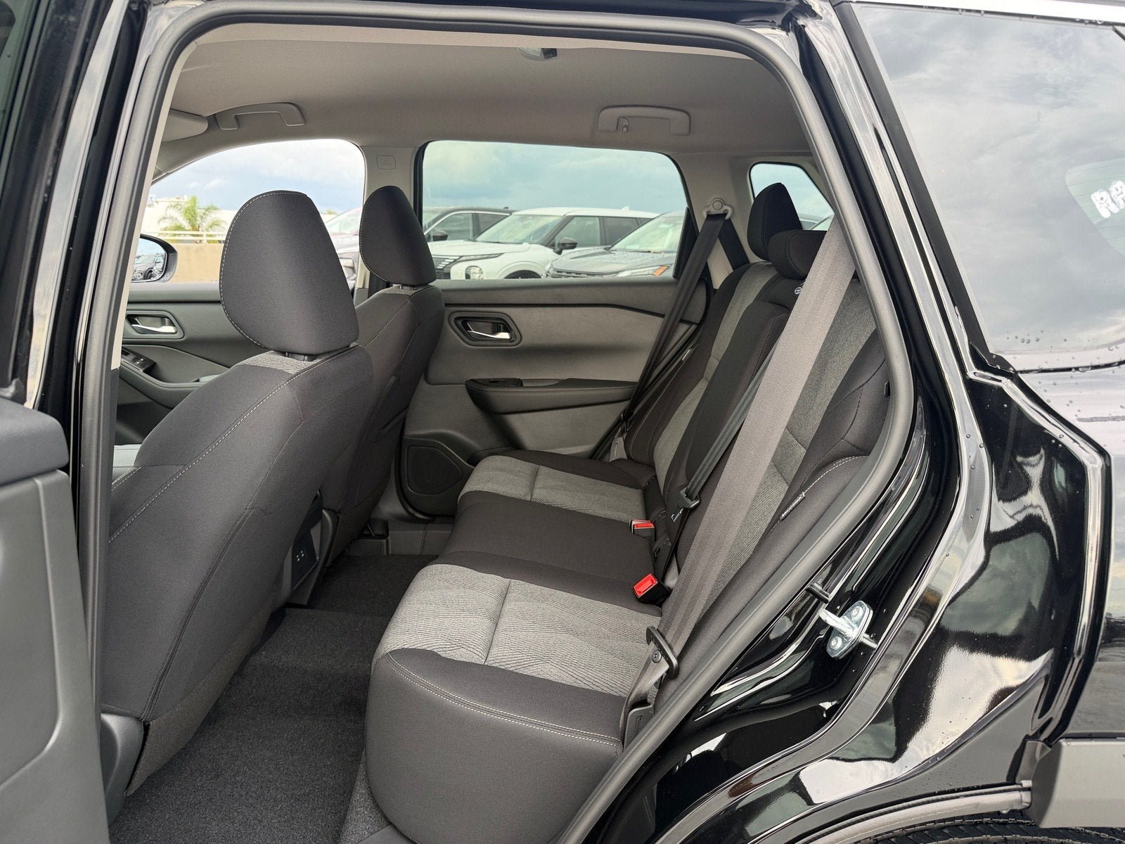 New 2027 Nissan Rogue SV FWD image 10