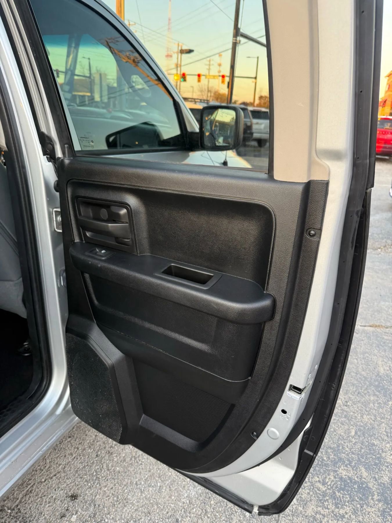 Used 2016 RAM 1500 Express image 18