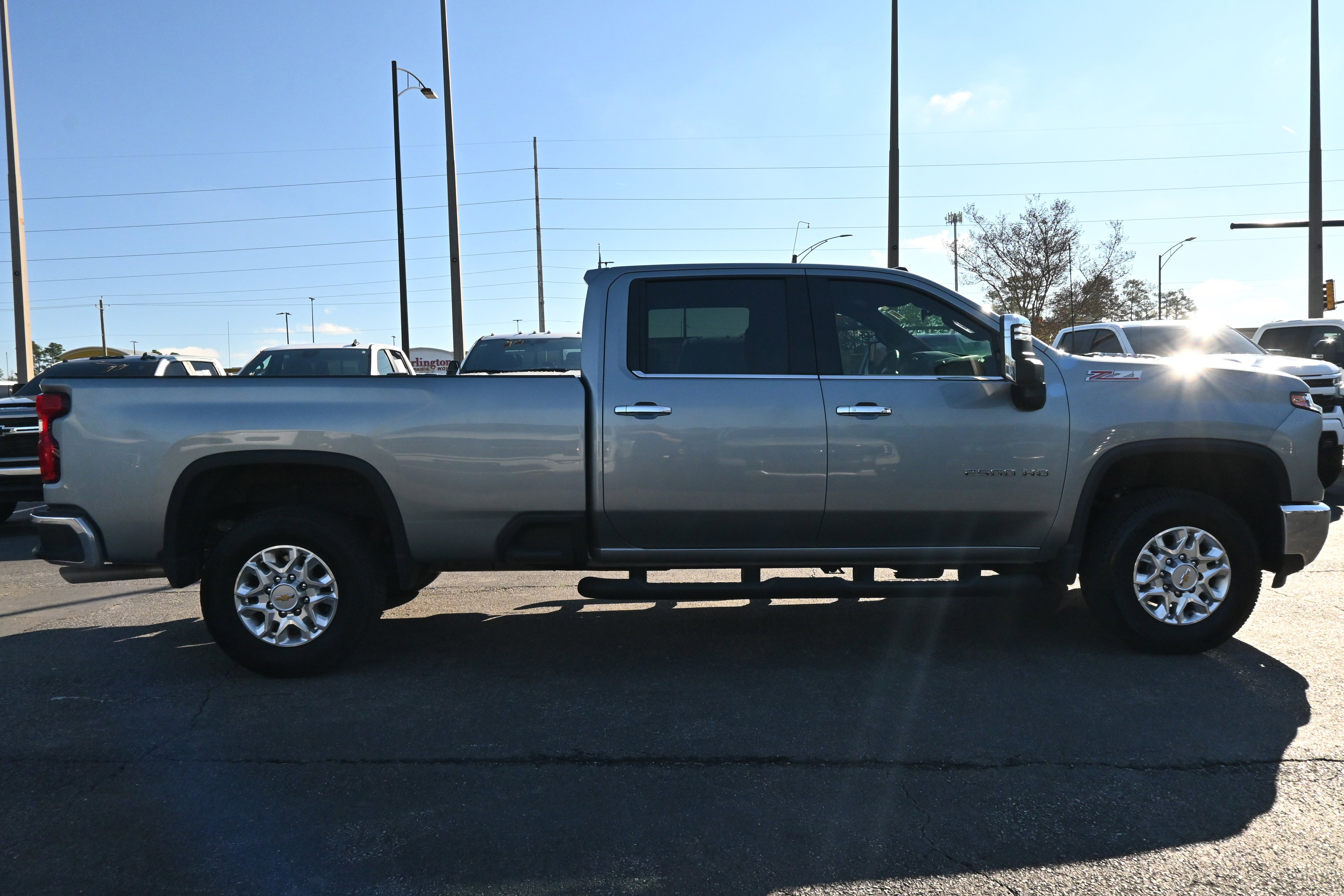 Used 2024 Chevrolet Silverado 2500 LTZ w/ LTZ Convenience Package image 17