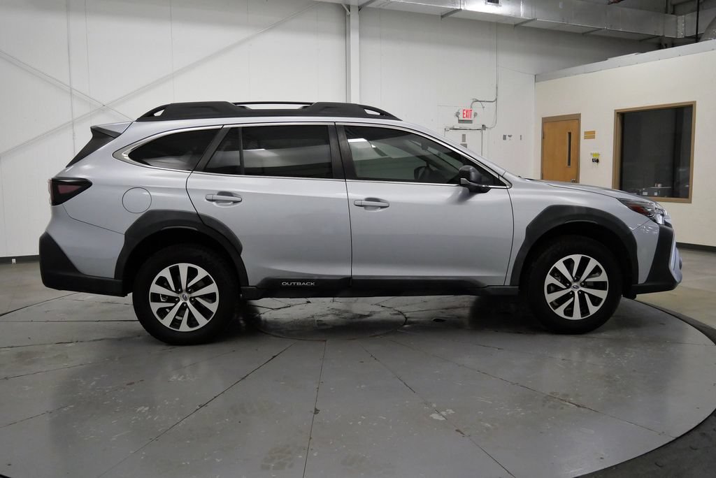 Used 2024 Subaru Outback AWD/4WD image 8