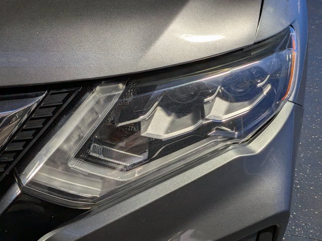 Used 2017 Nissan Rogue SL w/ SL Premium Package FWD image 11