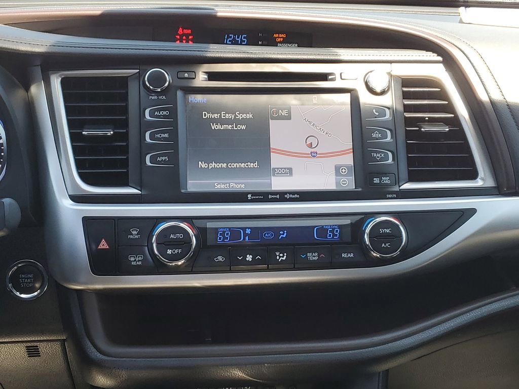 Used 2017 Toyota Highlander XLE AWD/4WD image 32