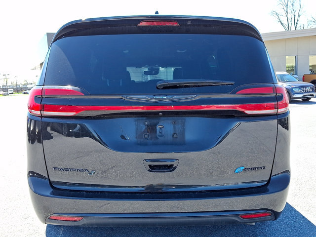 Used 2022 Chrysler Pacifica Touring-L w/ S Appearance Package image 5