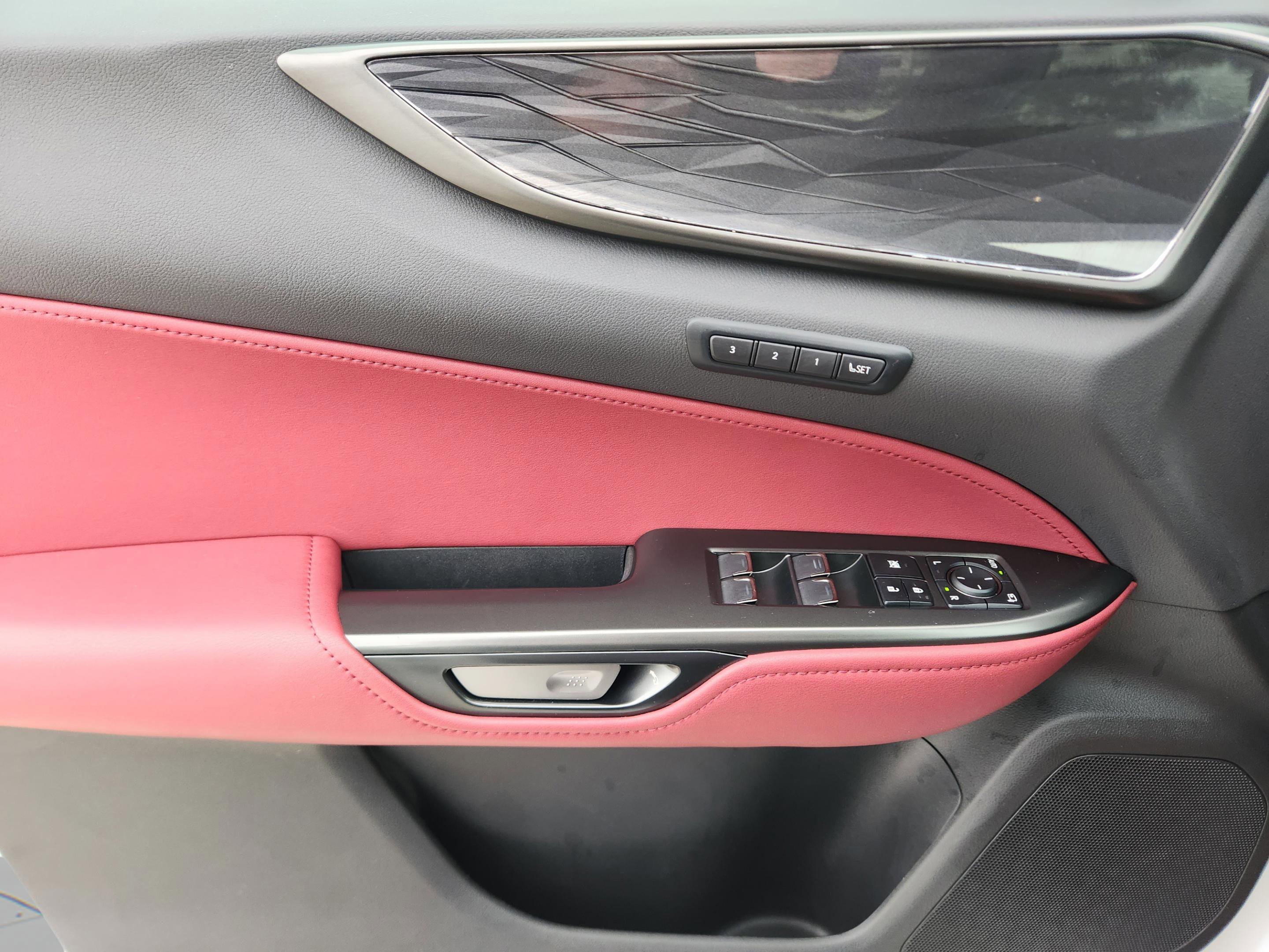 Used 2025 Lexus NX 250 FWD w/ Accessory Package (2T) image 19