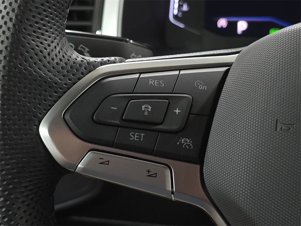 Used 2023 Volkswagen Atlas Cross Sport SEL Premium R-Line image 17