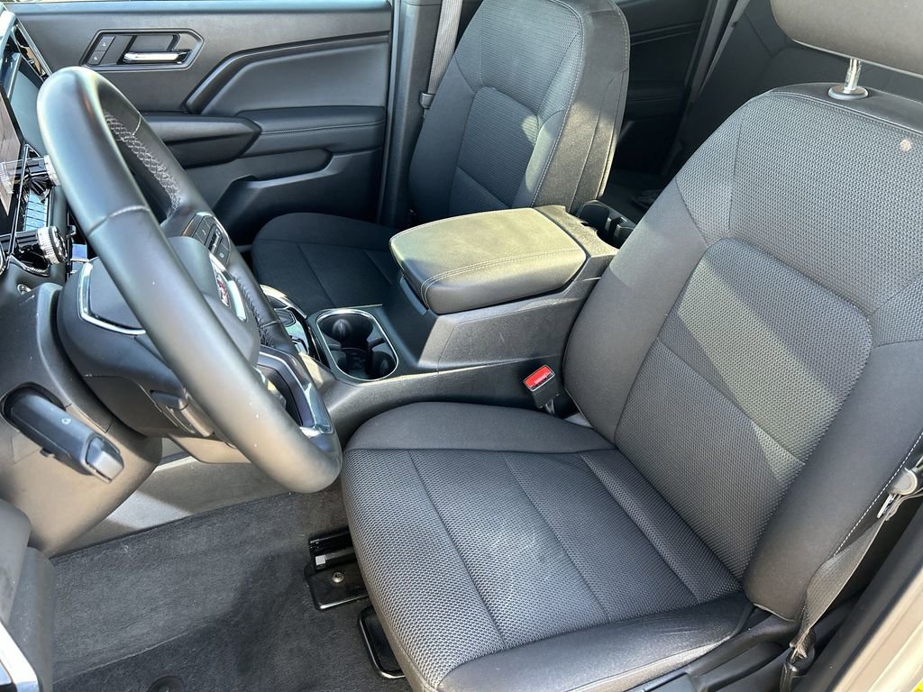 Used 2025 GMC Canyon Elevation image 19