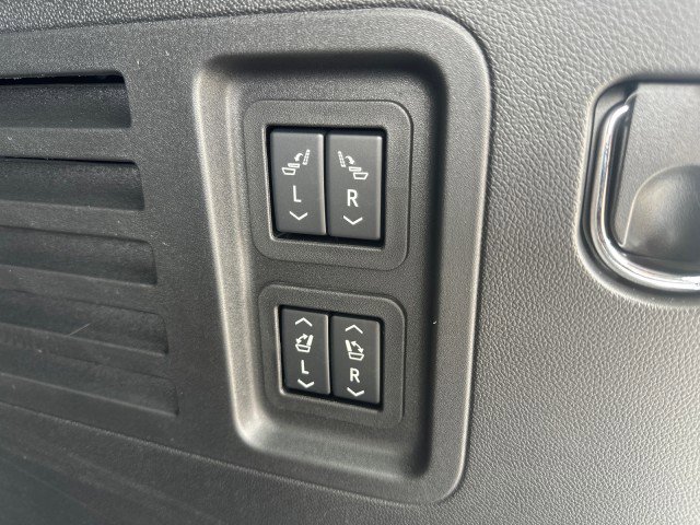 New 2026 Buick Enclave Avenir image 16