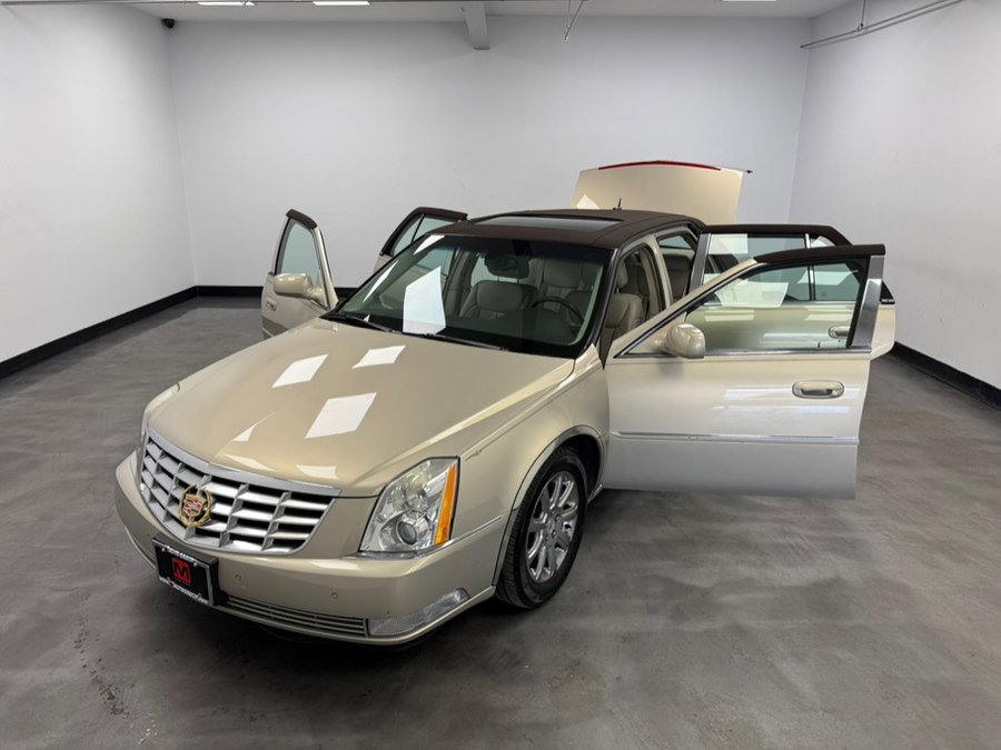Used 2008 Cadillac DTS w/ Sun And Sound Package image 27