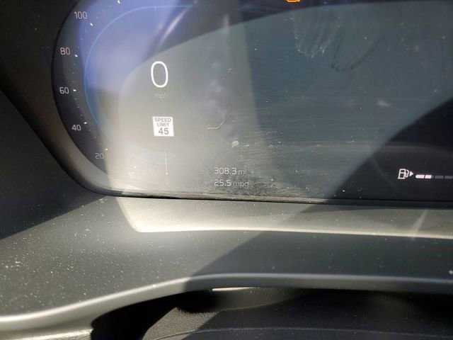 Used 2025 Volvo XC40 B5 Core image 12