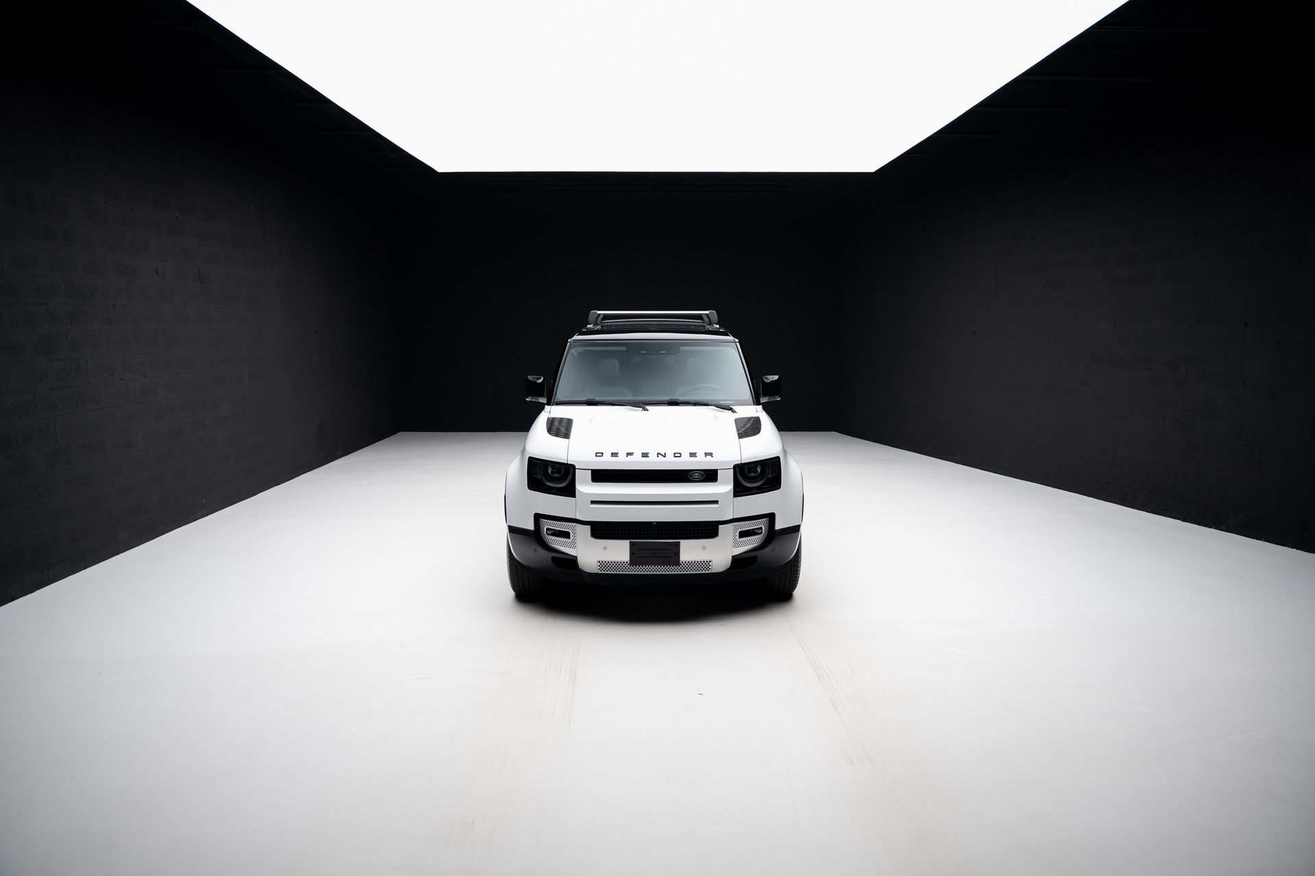 Used 2023 Land Rover Defender 130 SE image 86