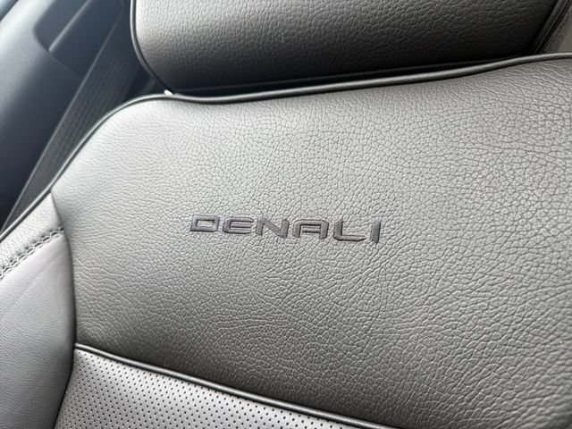 Used 2024 GMC Yukon XL Denali w/ Denali Reserve Package AWD/4WD image 26