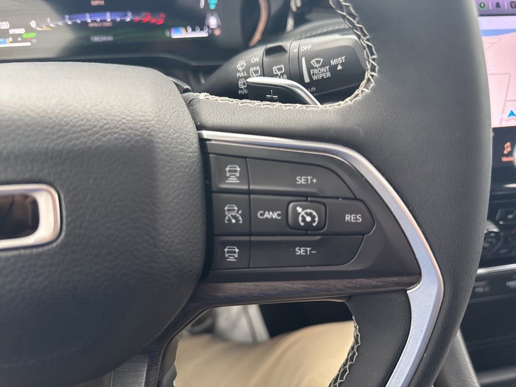 Used 2023 Jeep Grand Cherokee 4WD 4xe image 23