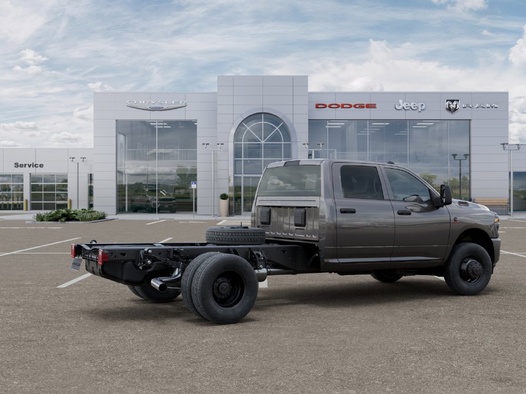 New 2026 RAM 3500 Tradesman AWD/4WD image 4