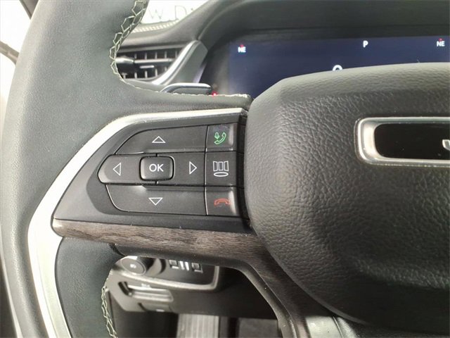 Used 2023 Jeep Grand Cherokee Limited image 27