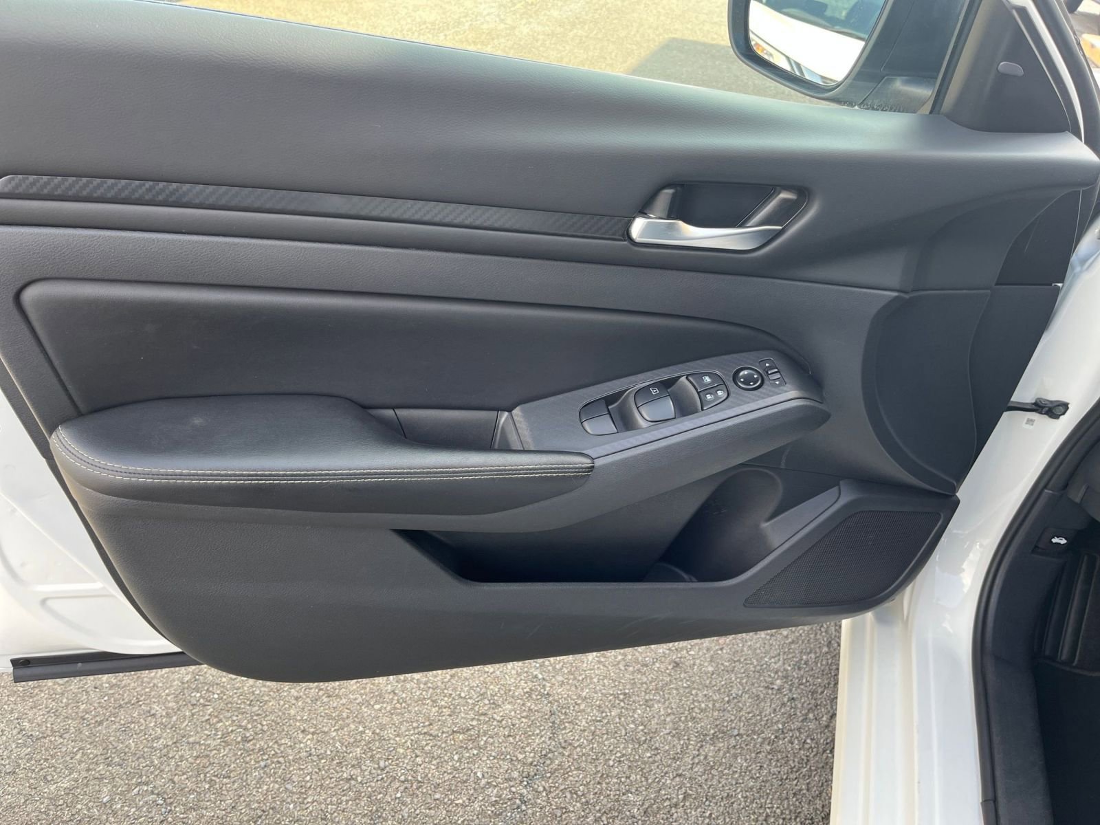 Used 2024 Nissan Altima 2.5 SV image 18